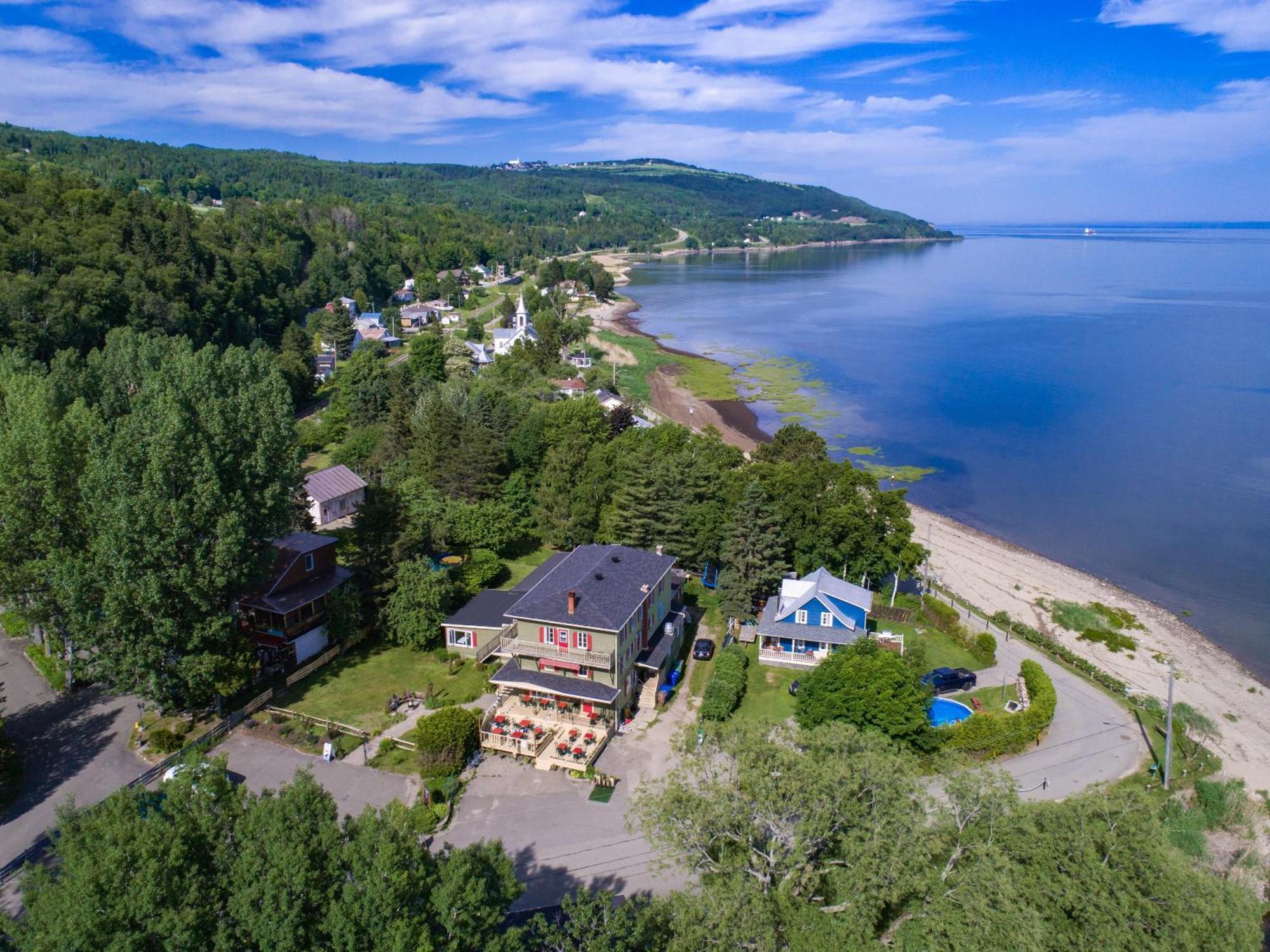 Auberge De La Rive De Charlevoix - Auberge De Jeunesse Familiale Pour Voyageurs De Tous Ages Saint-Joseph-de-la-Rive Exterior photo